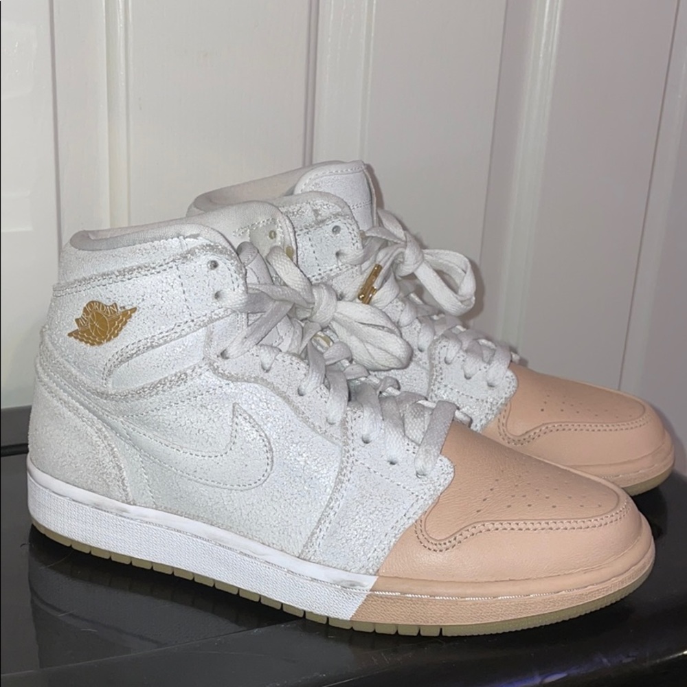 women’s jordan 1’s mids
